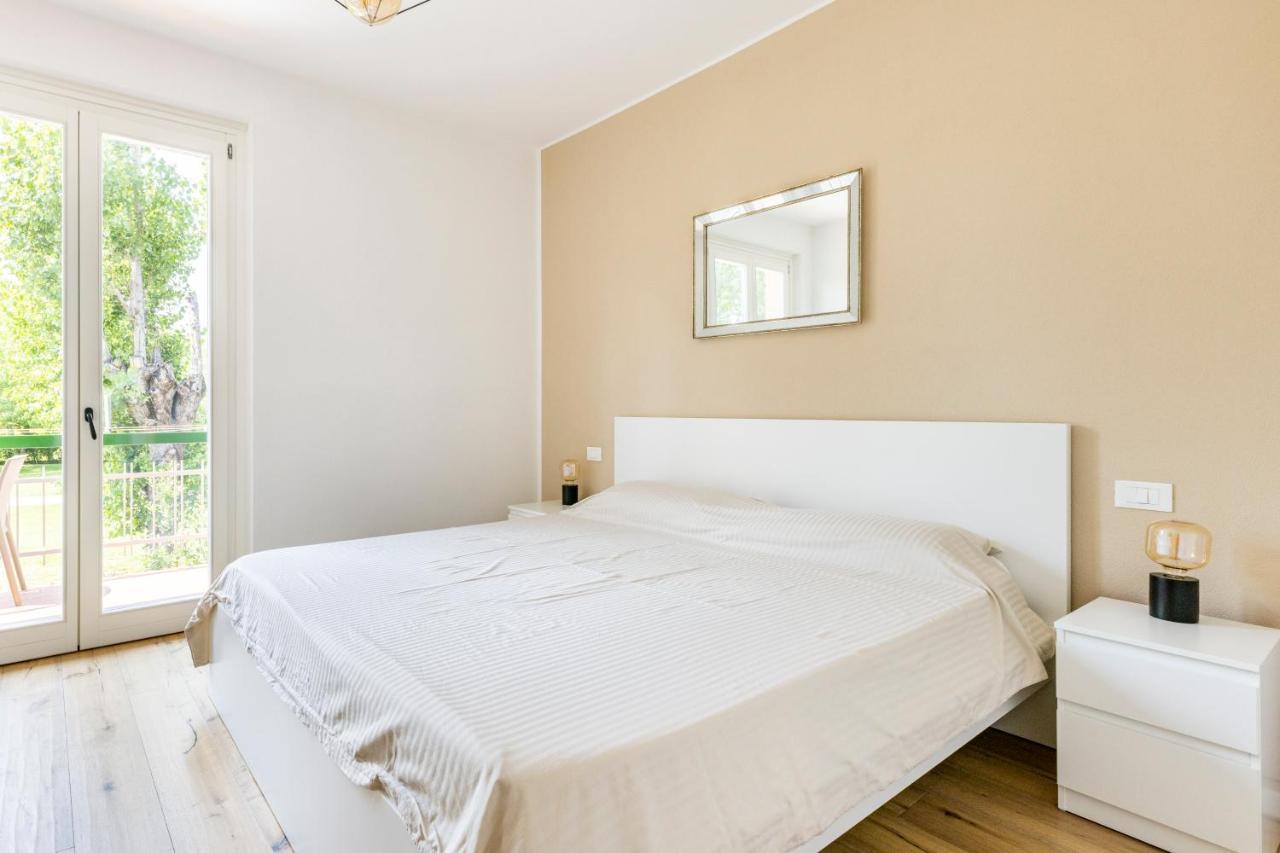 Trendy Aparment With Garage Right By The Lake Σιρμιόνε Εξωτερικό φωτογραφία