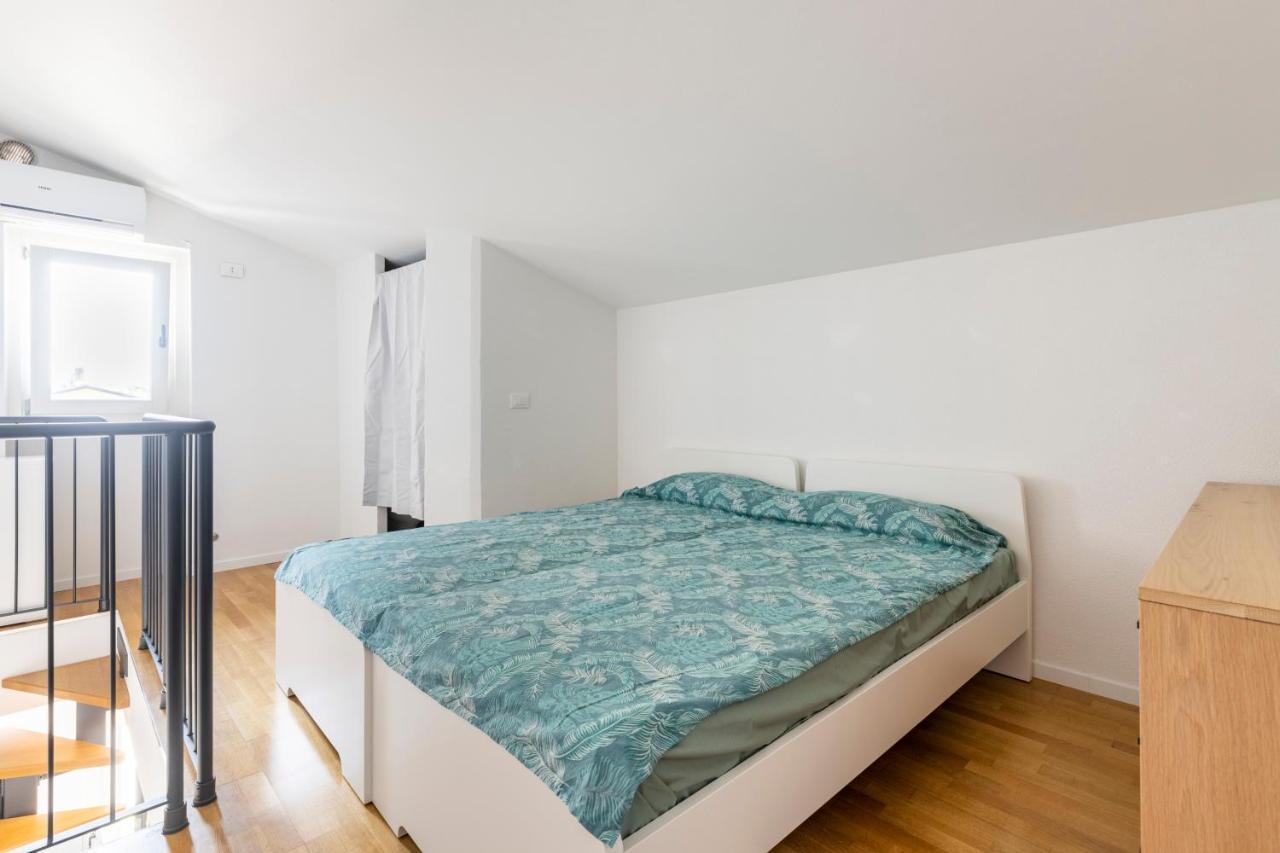 Trendy Aparment With Garage Right By The Lake Σιρμιόνε Εξωτερικό φωτογραφία