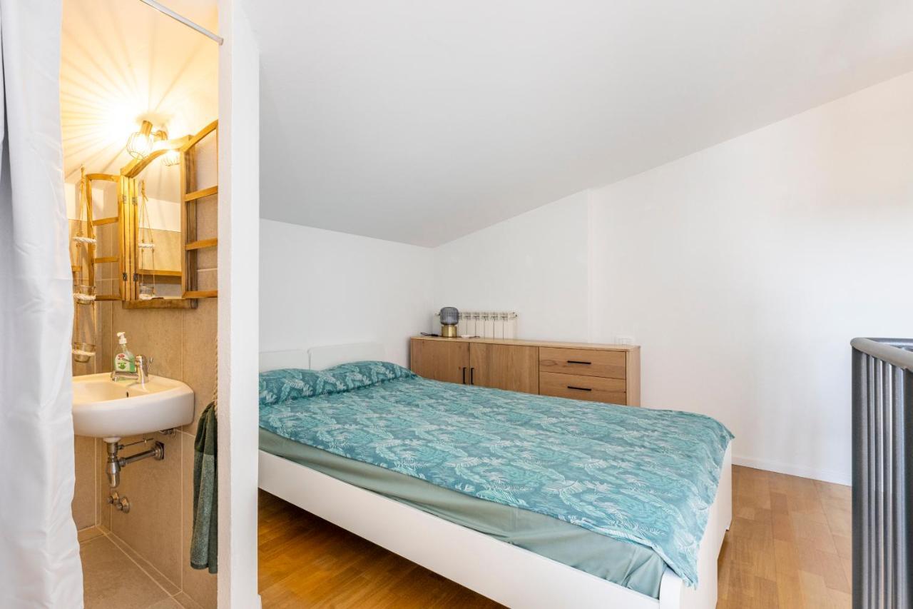 Trendy Aparment With Garage Right By The Lake Σιρμιόνε Εξωτερικό φωτογραφία